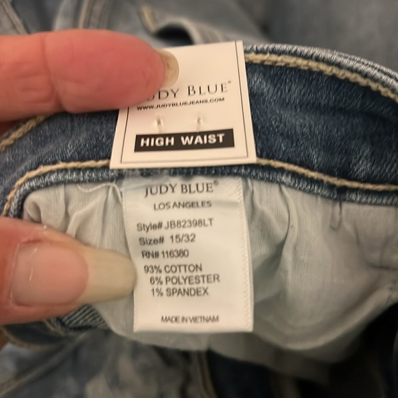 Judy Blue Paint Specked Distressed Boyfriend Fit Jeans - Picture 10 of 10